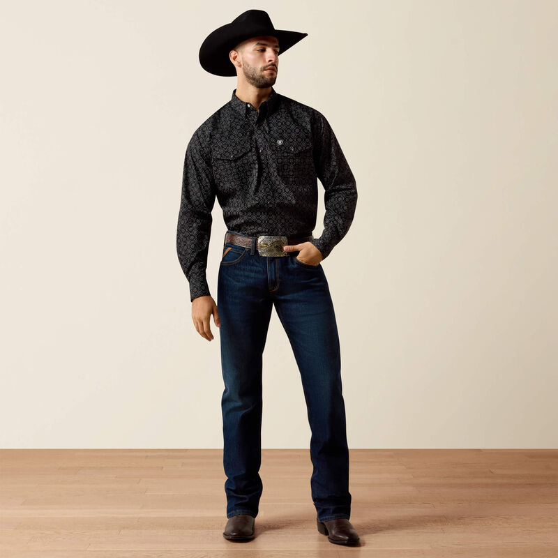 Ariat Men - Classic Fit Snap Shirt (Black Medallion) 10073621