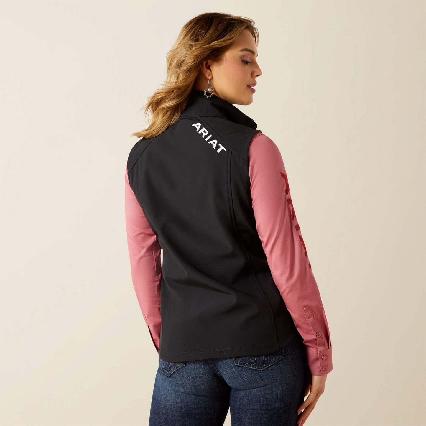 Ariat Women - Logo Softshell Vest (Black) 10062786