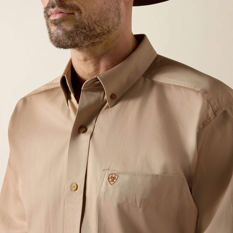 Ariat Men - Solid Twill Classic Fit Shirt (Khaki) 10000505