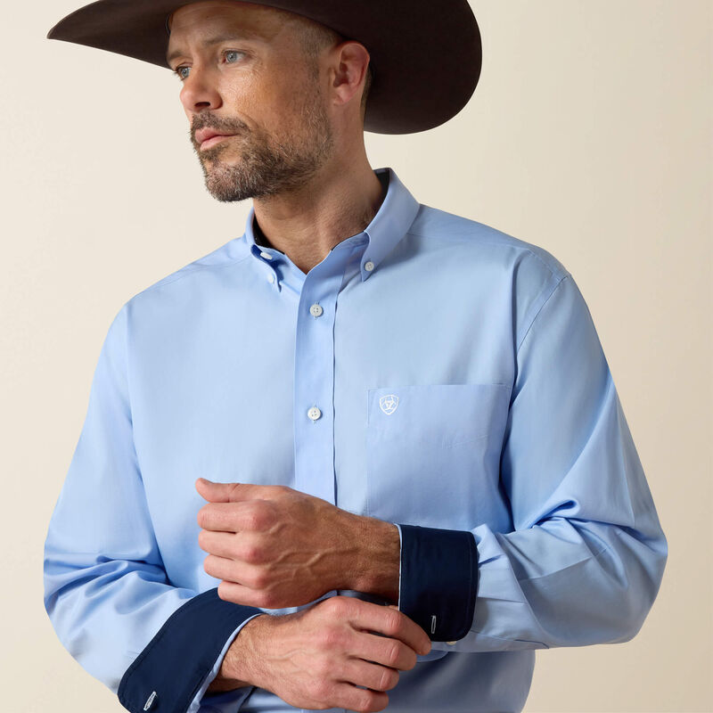 Ariat Men - Wrinkle Free Solid Classic Fit Shirt (Light Blue) 10020329