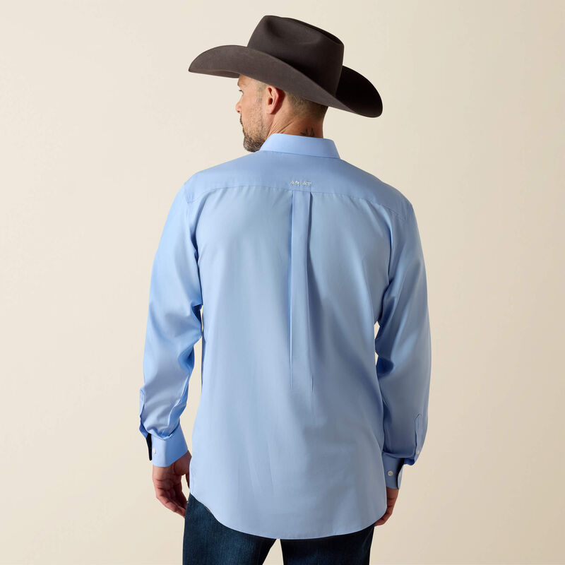 Ariat Men - Wrinkle Free Solid Classic Fit Shirt (Light Blue) 10020329
