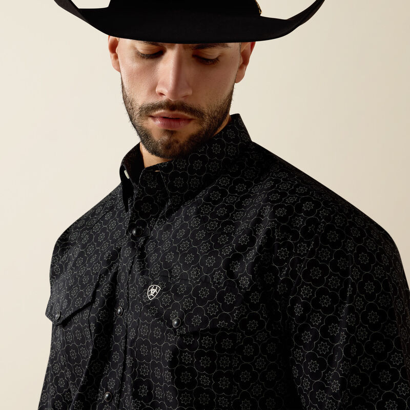 Ariat Men - Classic Fit Snap Shirt (Black Medallion) 10073621