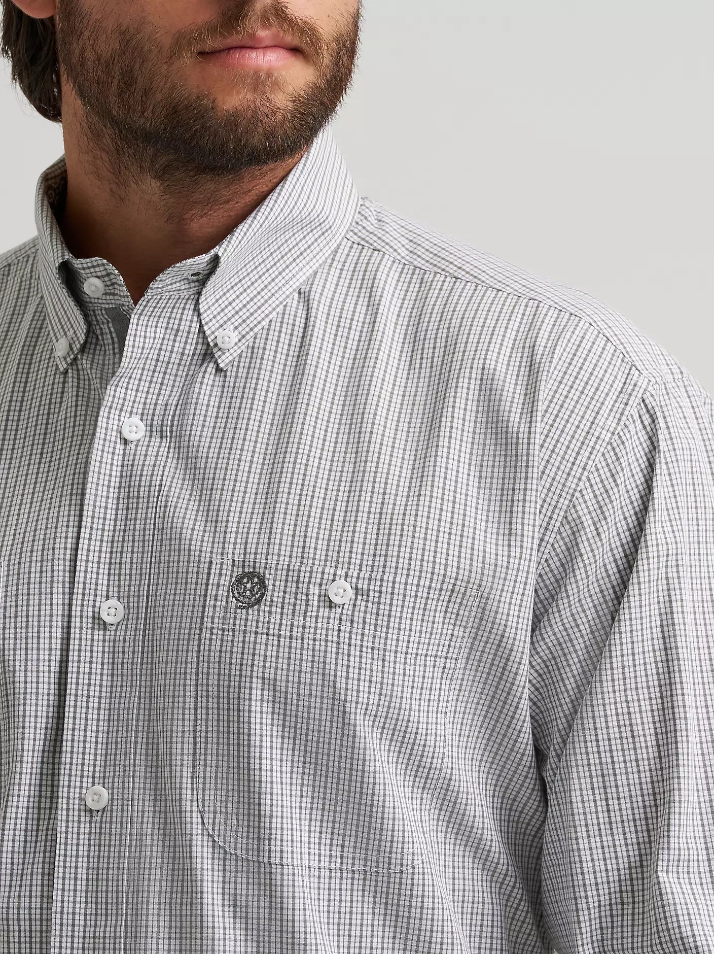 Wrangler Men - George Strait Button Down (Charcoal Madras) 112379055
