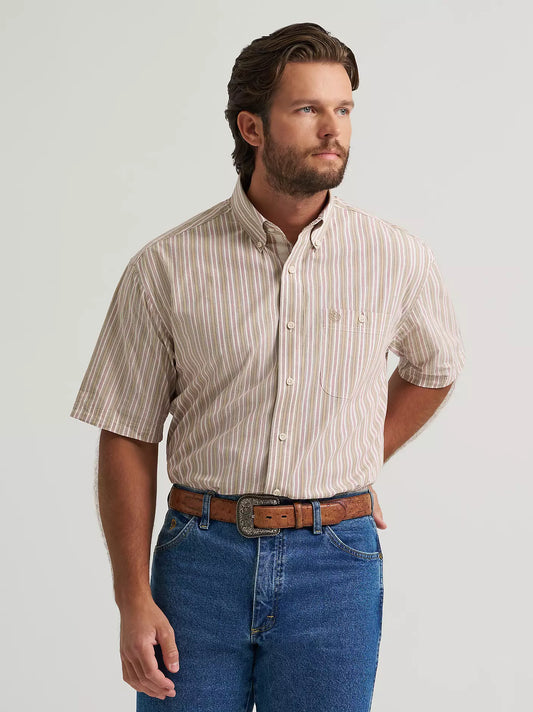 Wrangler Men - George Strait Short Sleeve (Sand Stripes) 112379066