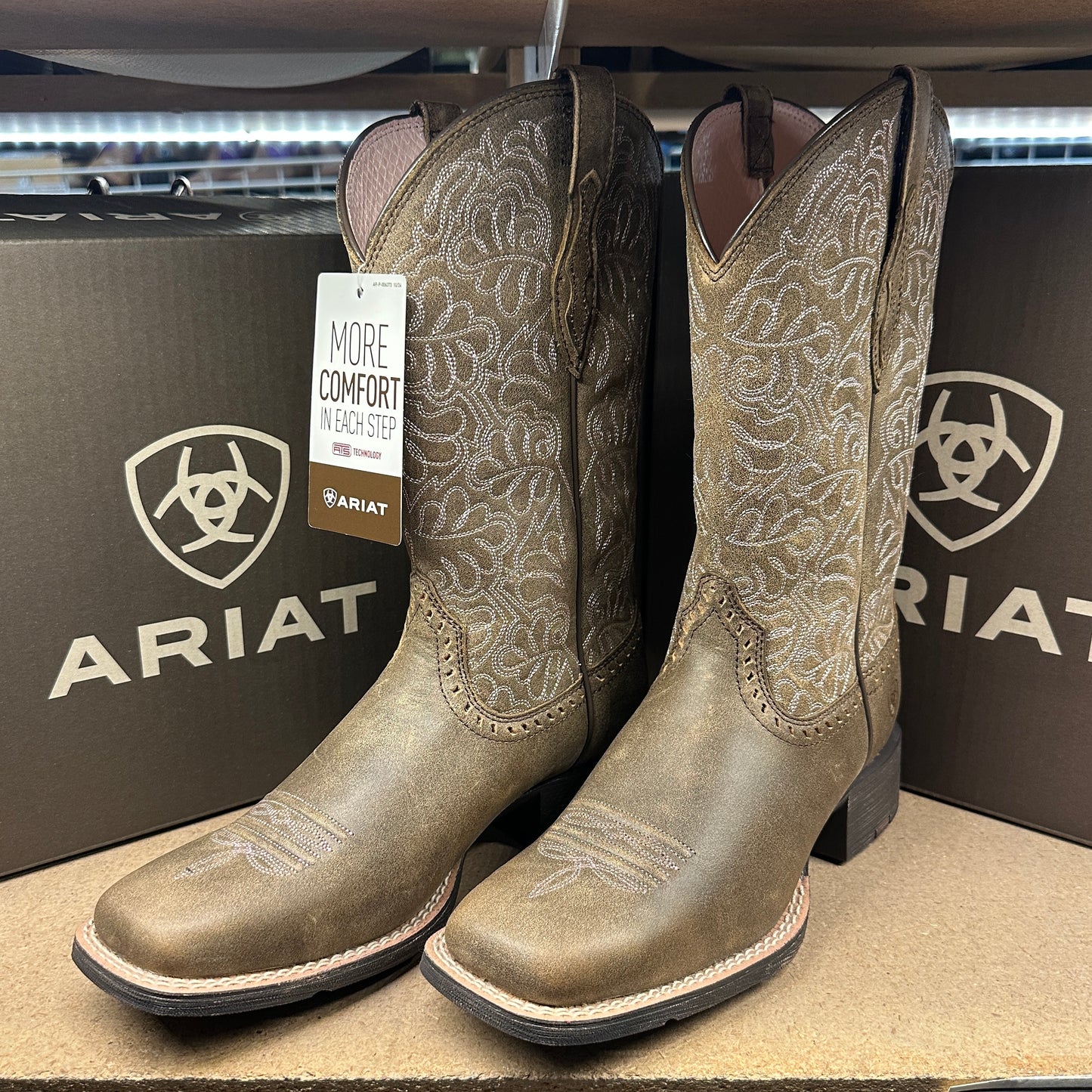 Ariat Women - Round Up Remuda (Brown Bomber) 10019906