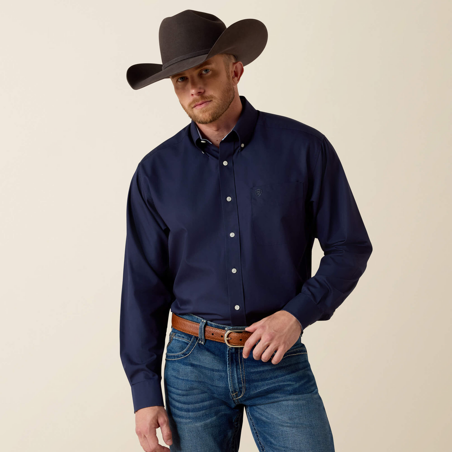 Ariat Men - Wrinkle Free Solid Classic Fit Shirt (Navy) 10020330