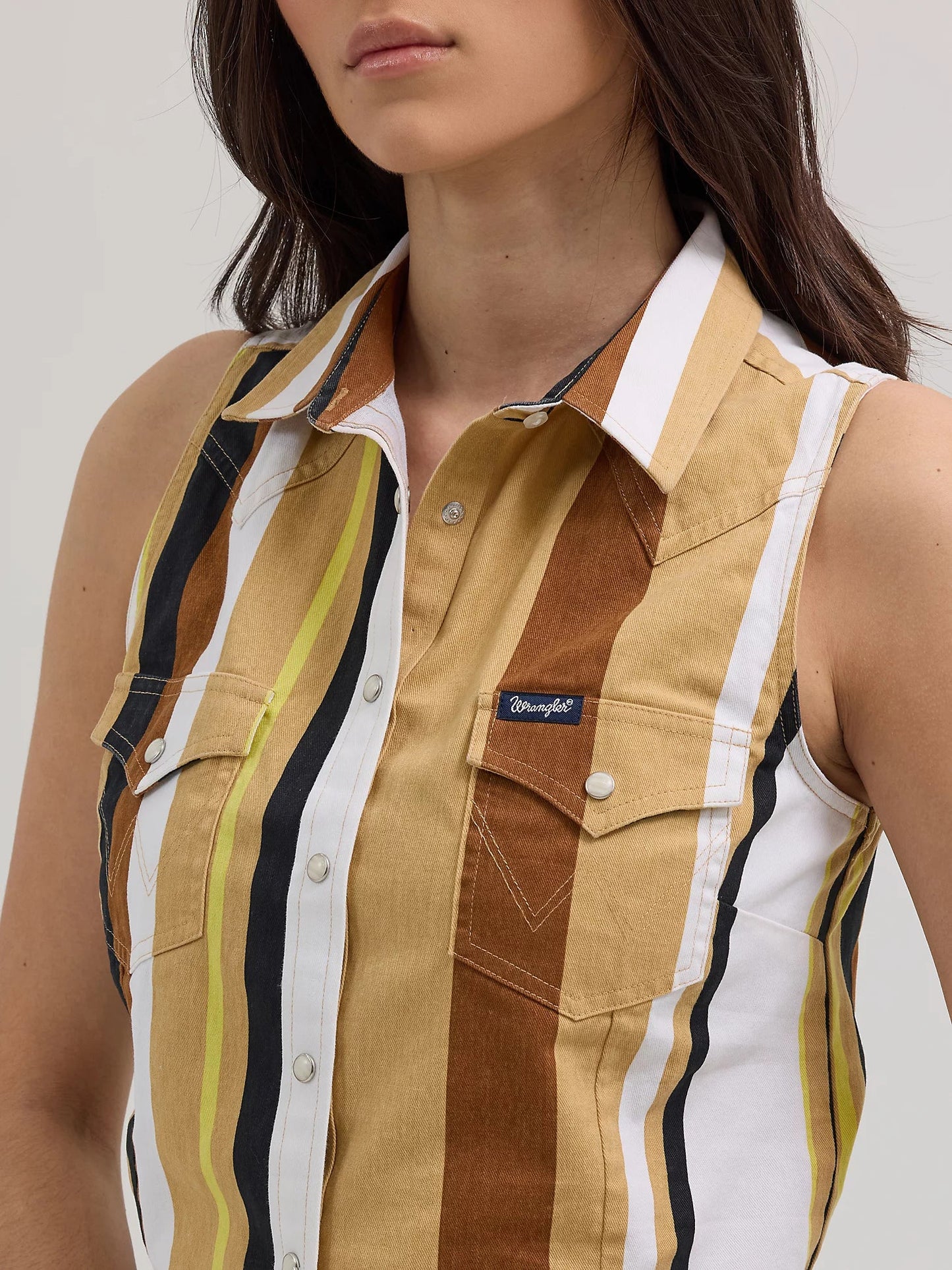 Wrangler Women - Brushpopper Western sleeveless Shirt (Tan) 112362282